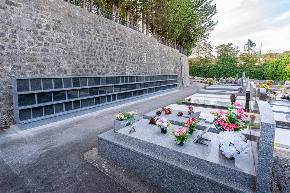 Nouveaux columbariums au cimetière municipal du Grand Jas